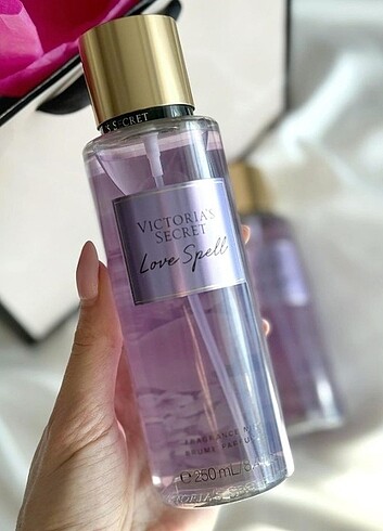 Victoria secret love spell body sprey 