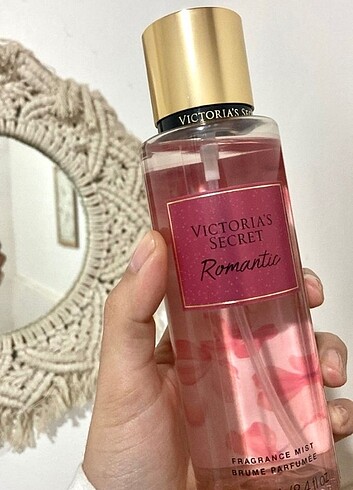 Victoria s Secret Victoria secret Romantic Body sprey 