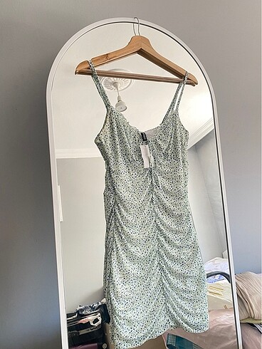 m Beden H&M büzgü detay şık elbise