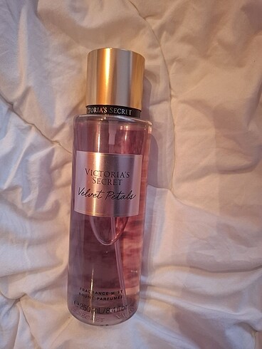 Victoria Secret Velvet Petals Body Sprey
