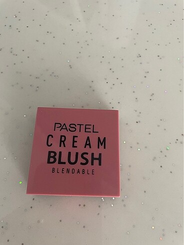 Pastel marka krem allık