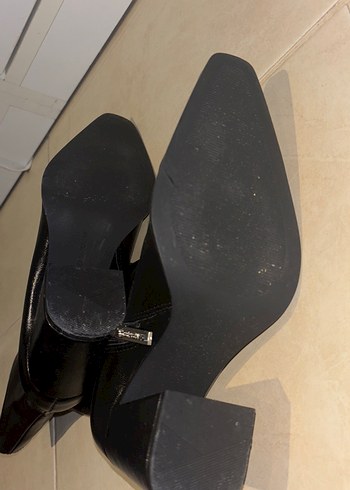 Kadın Siyah Deri Tokalı Topuklu Bot - Görsel 6