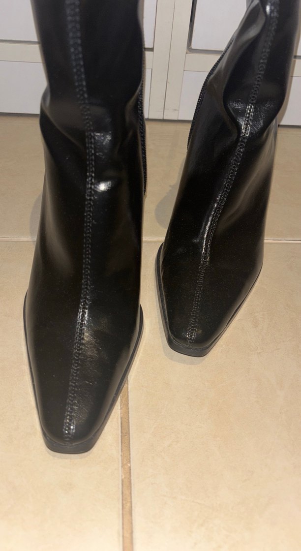 Kadın Siyah Deri Tokalı Topuklu Bot - Görsel 2