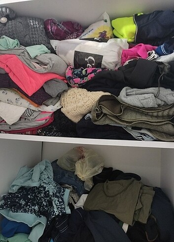 Hepsi satılık 200 parca elbise