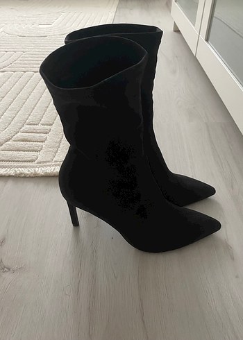 Siyah Süet Stiletto Topuklu Kadın Bot