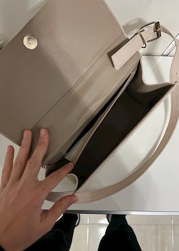 Zincir Detaylı Bej Deri Kadın Çanta - Görsel 2