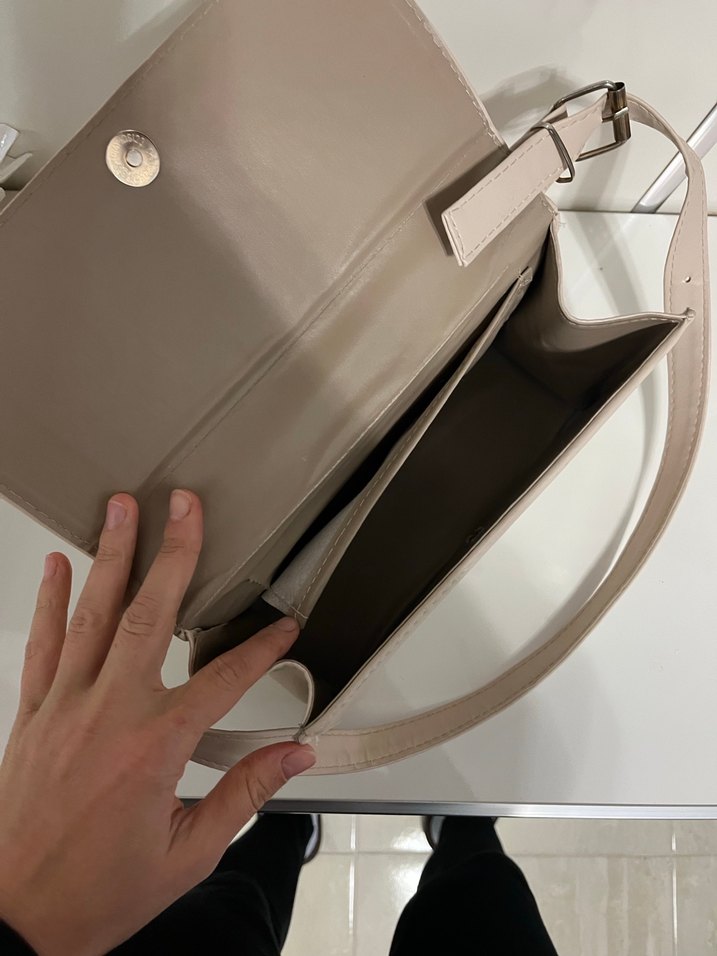 Zincir Detaylı Bej Deri Kadın Çanta - Görsel 2