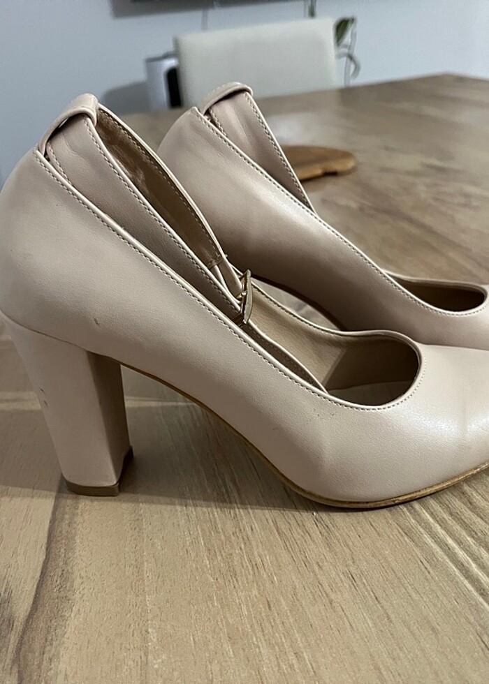 Topuklu ayakkabı - Görsel 3