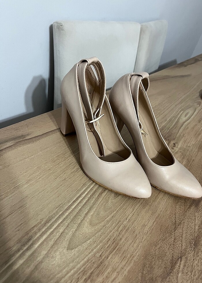Topuklu ayakkabı - Görsel 2