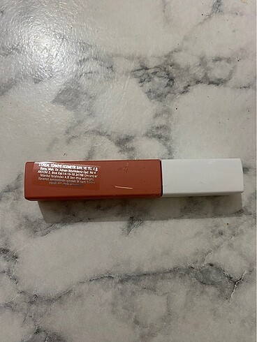 Beden Maybelline Super Stay Mat Ruj