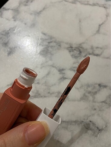 Beden pembe Renk Maybelline Super Stay Mat Ruj