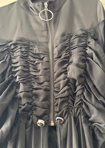 Siyah yeni etiketli içliklerin üzerine şık bir abiye - Görsel 4