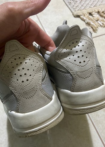 Gri Bağcıklı Basketbol Ayakkabısı orijinal Nike ait jordan - Görsel 3