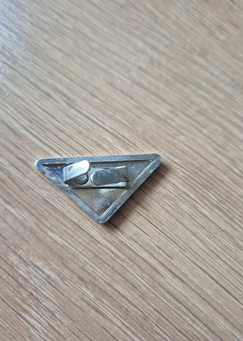 Prada yazılı Arma Logo - Görsel 2