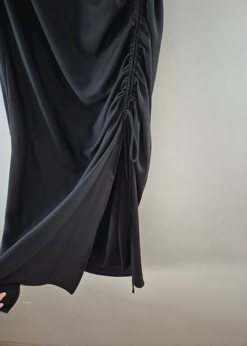 Zara saten elbise siyah renk M beden yırtmaç deyalı sıfır ürün - Görsel 3