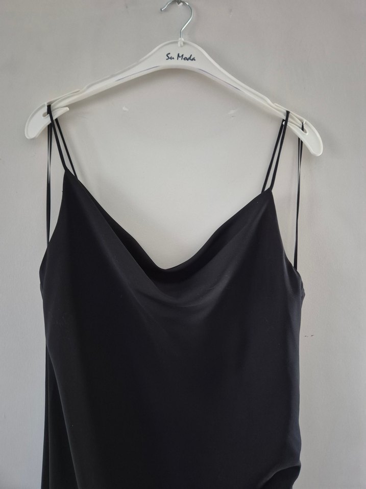 Zara saten elbise siyah renk M beden yırtmaç deyalı sıfır ürün - Görsel 2