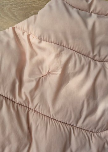 bershka mont L beden pembe, sırt kısmında ufak bi dikiş var - Görsel 4