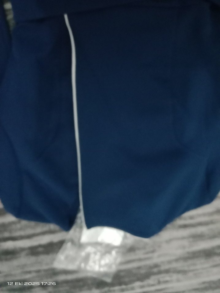 Mavi Uzun Kemerli Kadın - Görsel 4