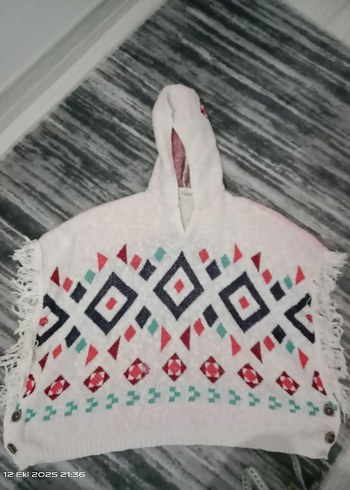 Nakışlı Kapüşonlu Kız Çocuk Panço