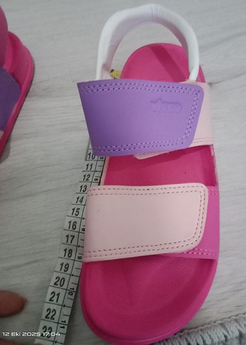 33 Beden Kız Çocuk Pembe Cırt Cırtlı Terlik