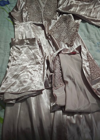 Nakışlı saten seti KULLANILMADI - Görsel 2