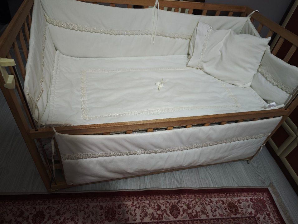 bursa içi Beyaz Bebek Beşiği ve Yumuşak Yatak Seti (60*120) - Görsel 2