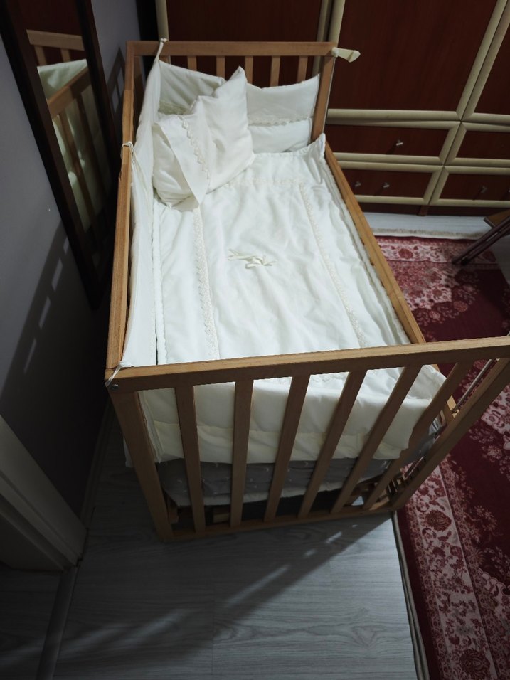 bursa içi Beyaz Bebek Beşiği ve Yumuşak Yatak Seti (60*120) - Görsel 3