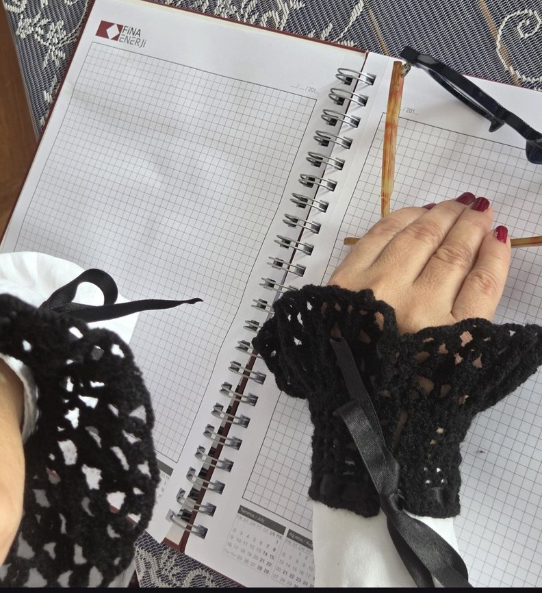 Gotik Örgü Eldiven/Kolluk - Görsel 3