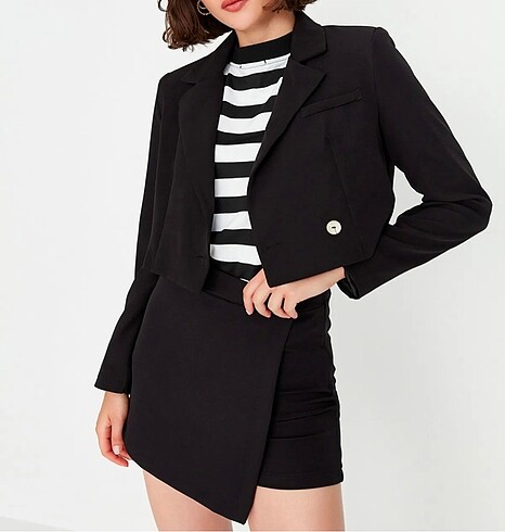 Trendyol & Milla Siyah Crop Blazer Ceket