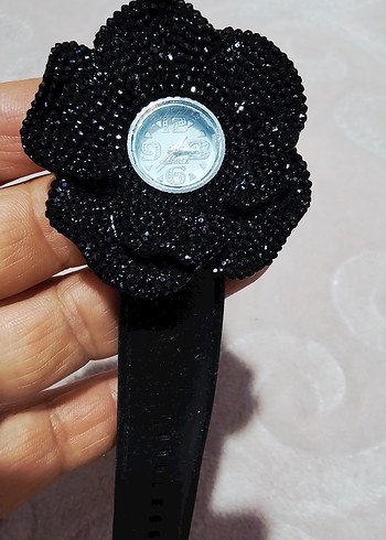 Tokalı Siyah Gotik Kadın Saati - Görsel 2