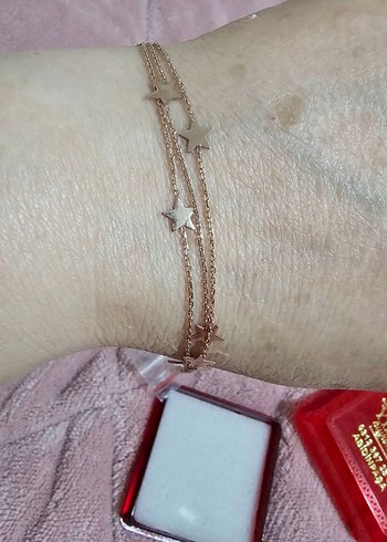 Yıldızlı Zincir Detaylı Altın rengi 925 ayar Bileklik - Görsel 3