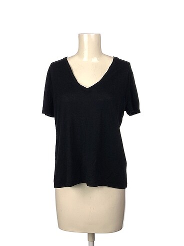 Zara T-shirt %70 İndirimli.