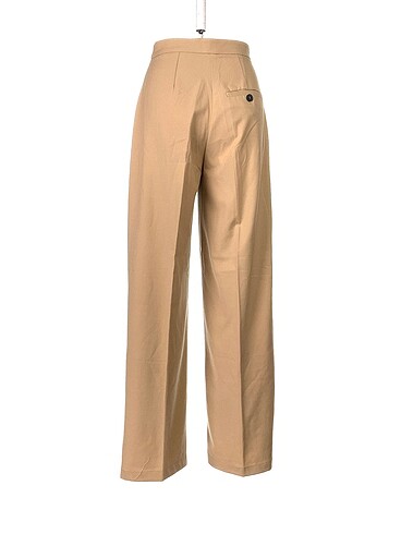40 Beden Bershka Kumaş Pantolon %70 İndirimli.