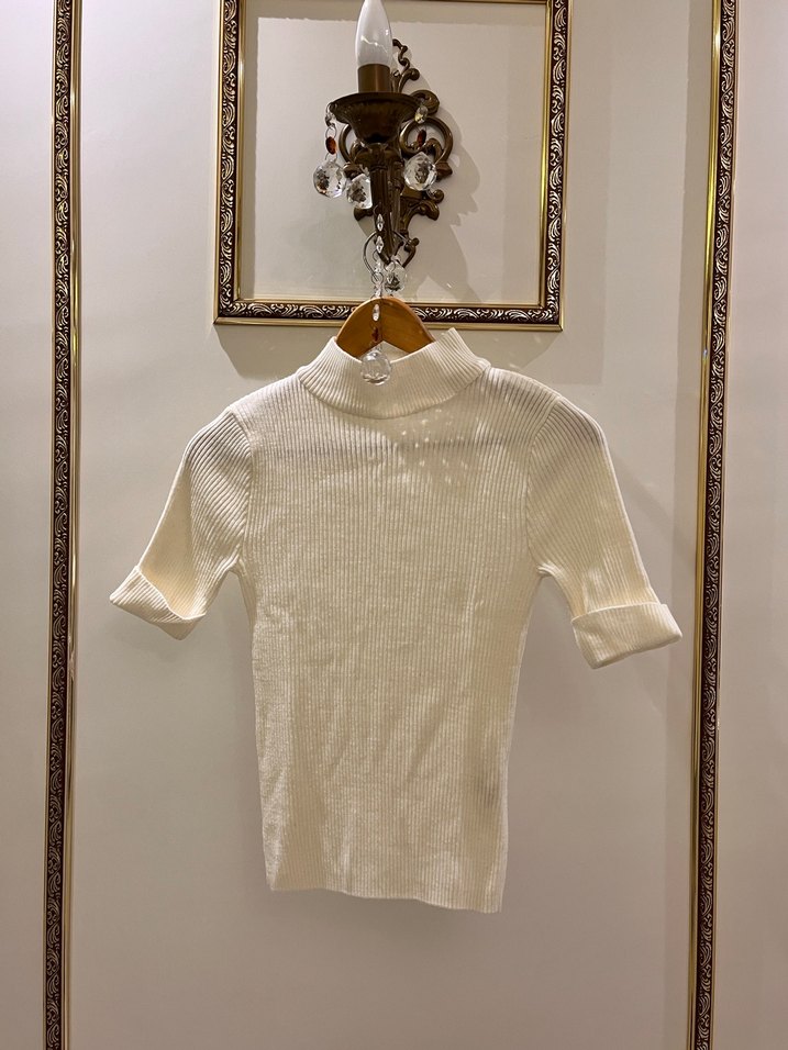 Beyaz Kısa Kollu Boğazlı Kadın Triko - Görsel 2