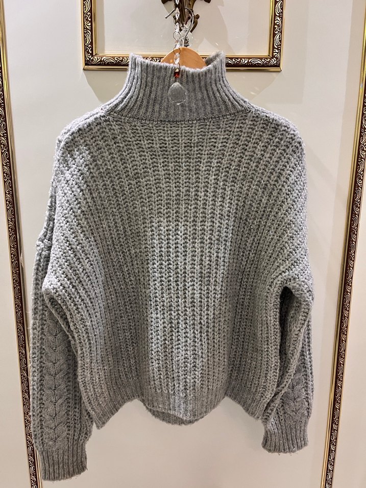 Gri Yüksek Yakalı Örgü Kadın Kazak - Görsel 2