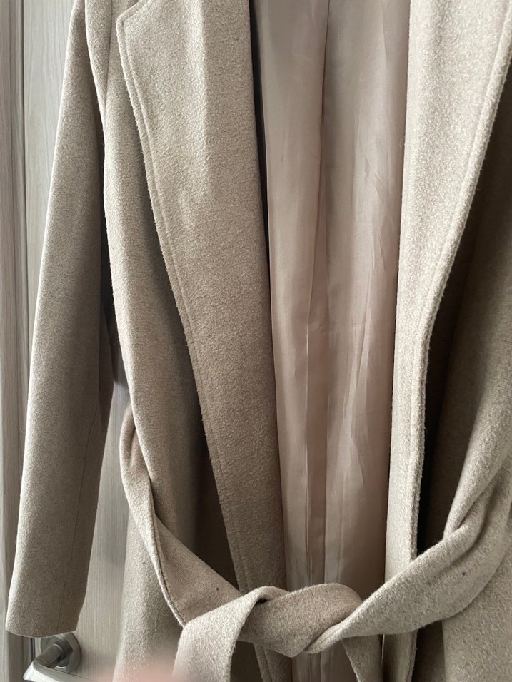 Bej Kemerli Uzun Kadın Klasik Kaban - Görsel 2