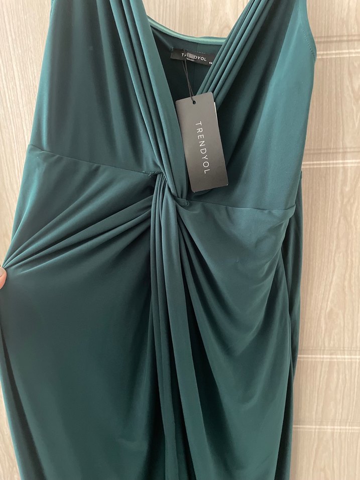 Yeşil Drapeli Uzun V Yaka Elbise - Görsel 2