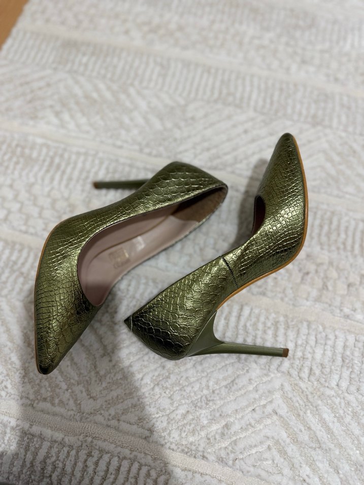 Parlak Yeşil Yılan Derisi Desenli Stiletto - Görsel 3