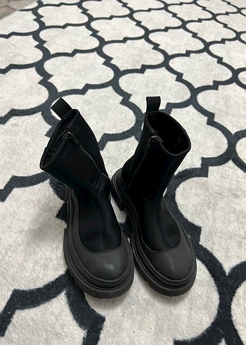 Siyah Fermuarlı kız çocuk bot - Görsel 2