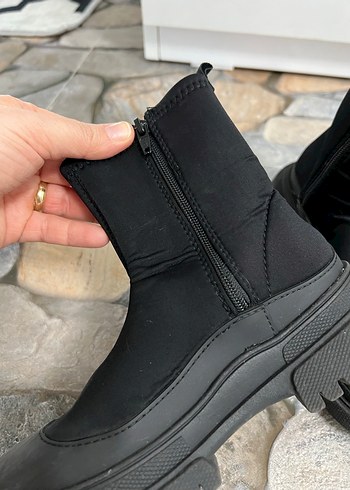 Siyah Fermuarlı kız çocuk bot - Görsel 3