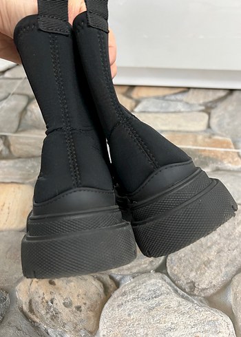Siyah Fermuarlı kız çocuk bot - Görsel 4