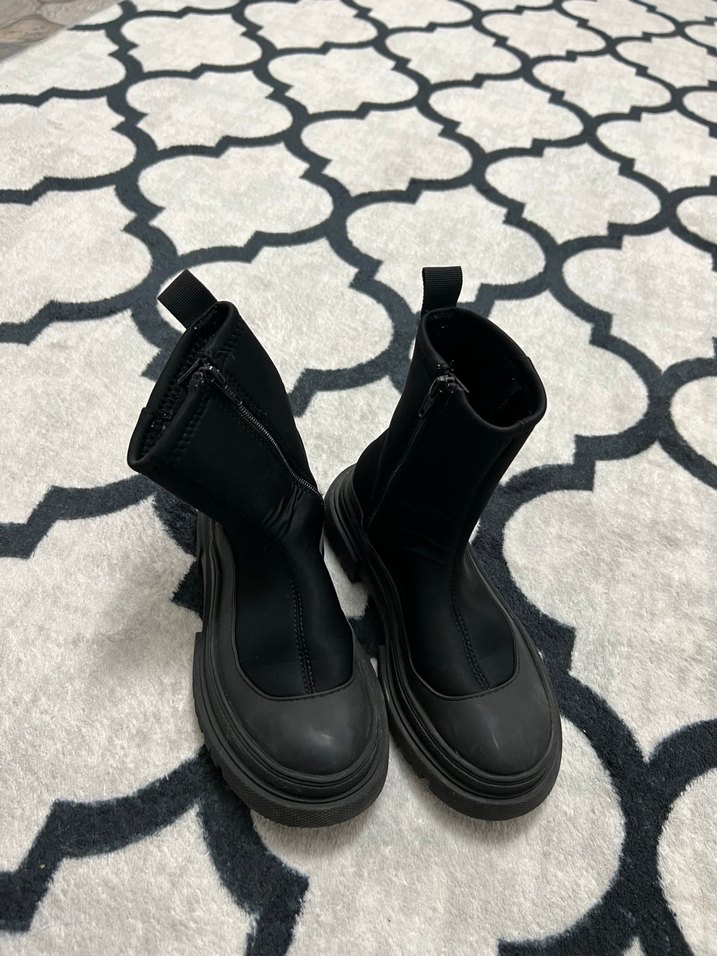 Siyah Fermuarlı kız çocuk bot - Görsel 2