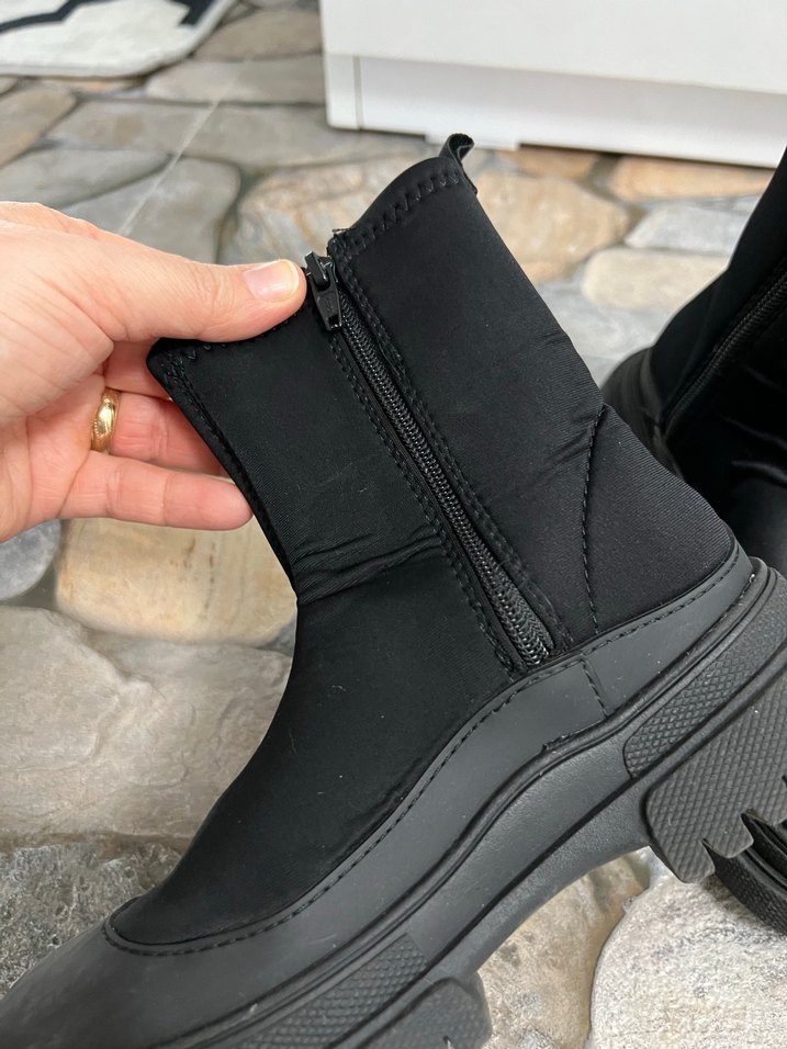 Siyah Fermuarlı kız çocuk bot - Görsel 3