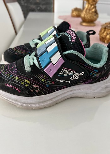 Skechers 32