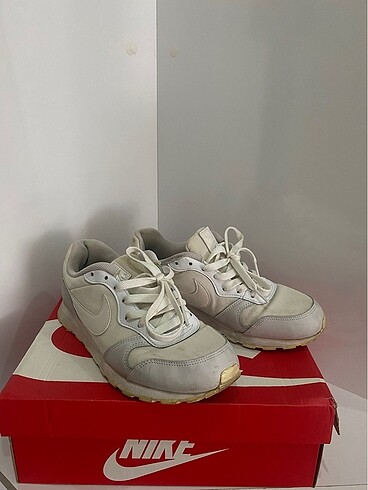 38 Beden Nike spor ayakkabı beyaz rahat