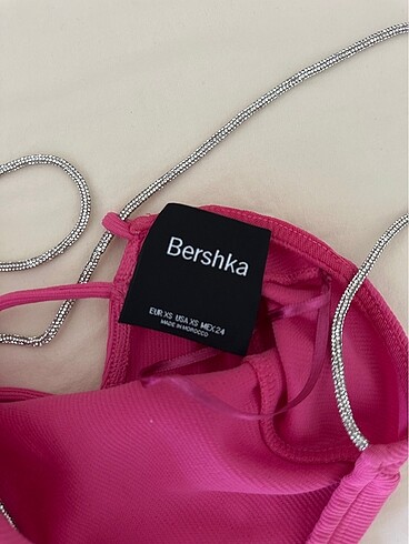 xs Beden Bershka elbise