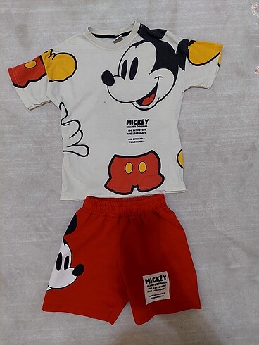 Mickey mouse altı üstü şort takım 4 yaş