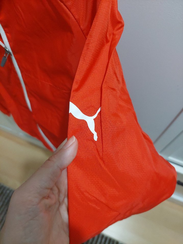 Kırmızı Puma Kapüşonlu Erkek Yağmurluk — görsel 3/5