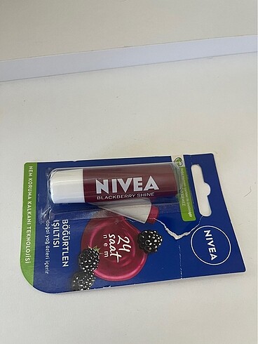 Nivea böğürtlen dudak nemlendirici - Görsel 2
