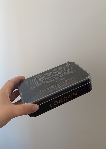 Diğer Bej Renkli Metal Kutu